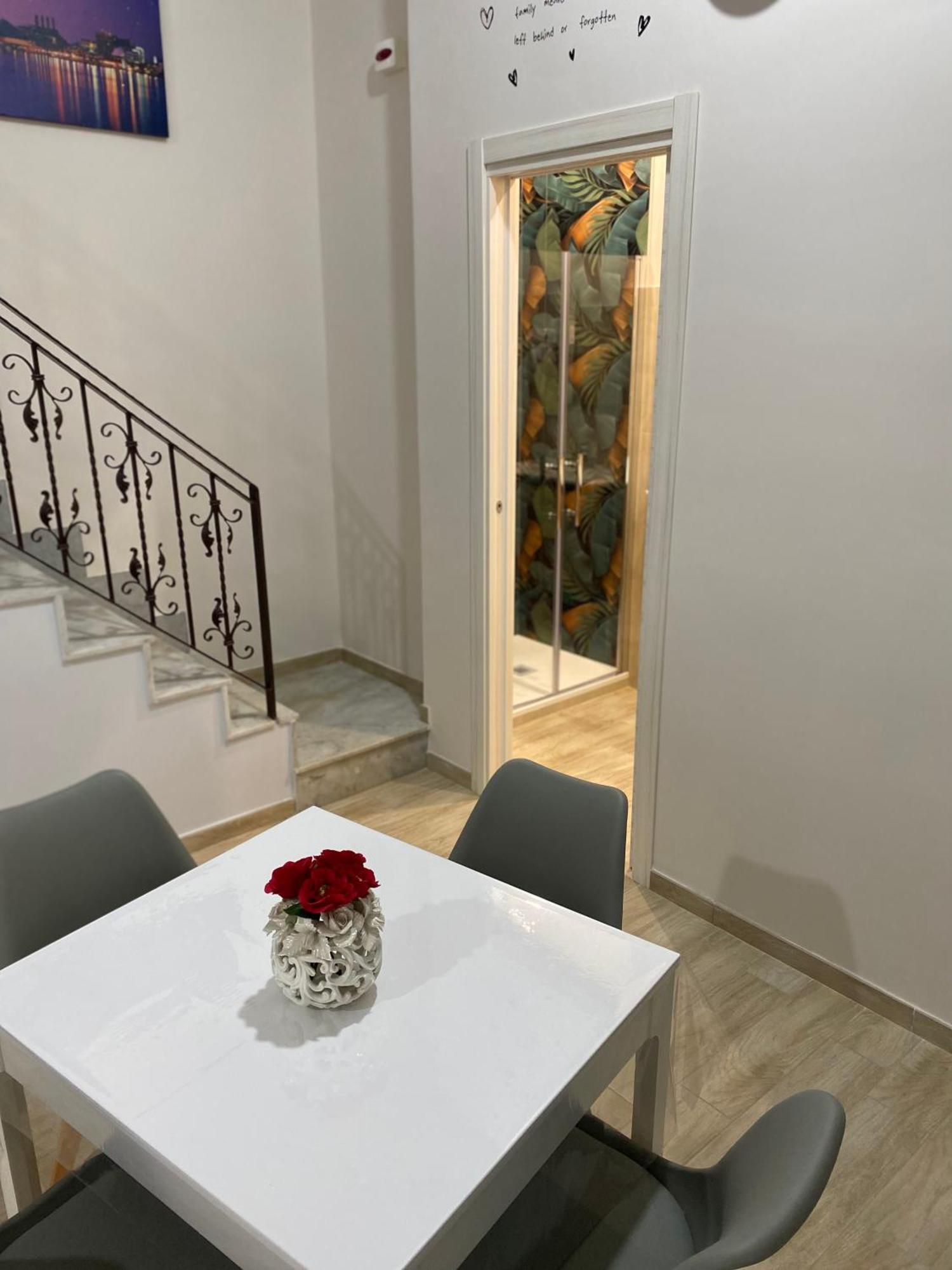 La Petite Maison เนเปิลส์ ภายนอก รูปภาพ